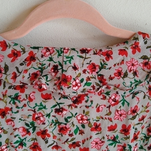 Banana Republic Puff Sleeve Red Floral Blouse Rayon S - Picture 8 of 10